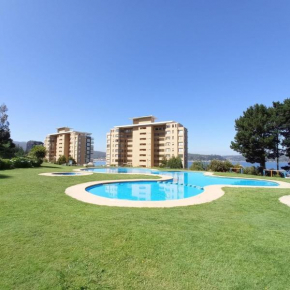 Apartment overlooking the exclusive ocean condominium